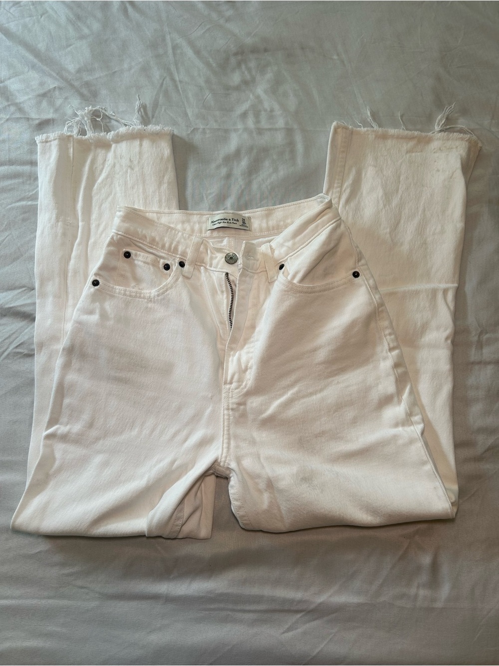Abercrombie & Fitch White High Rise Kick Flare Jeans – Size 24